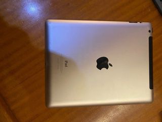 iPad 2 64GB WiFi + 3G Plata
con teclado bluetooth 