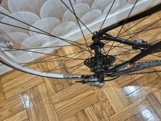 Bicicleta carretera carbono TRIGON