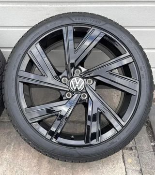 LLANTAS ORIGINALES GOLF 8 GTI BERGAMO 18 PULGADAS 