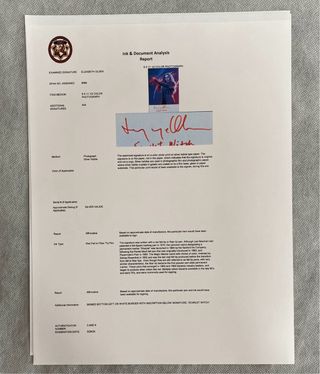 Foto de Elisabeth Olsen con autógrafo original