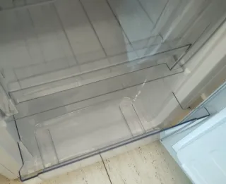 Congelador Beko bajo encimera
