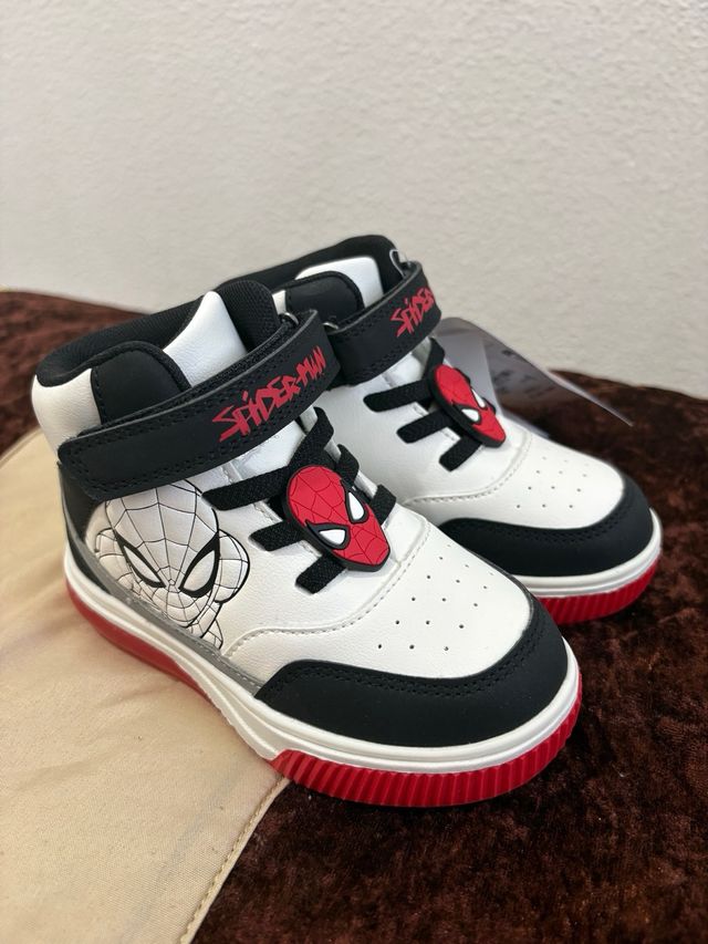 Zapatillas Spiderman Talla 25/26