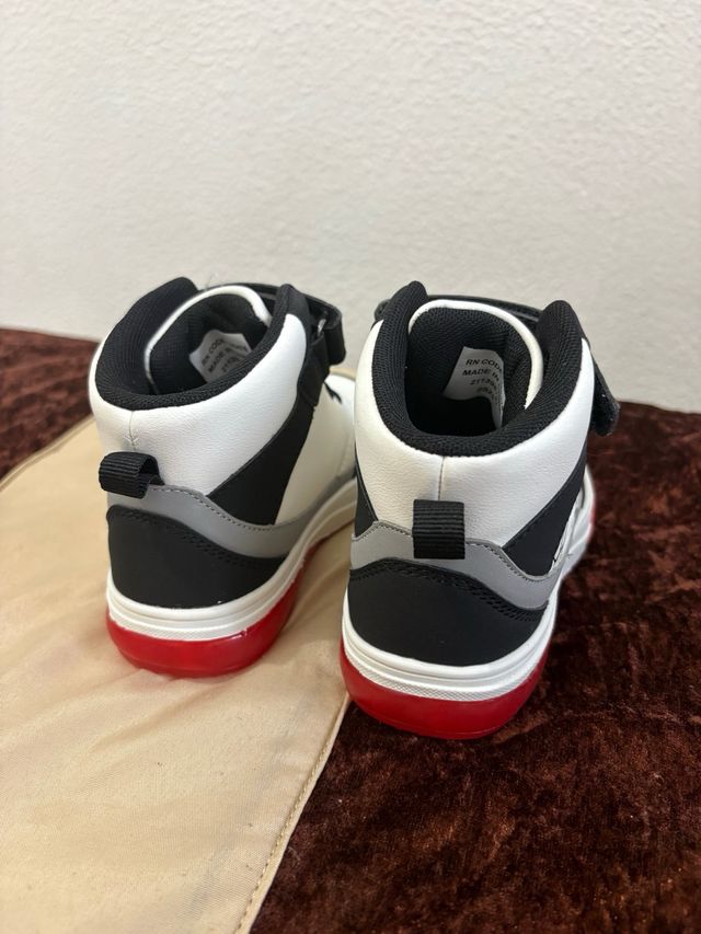 Zapatillas Spiderman Talla 25/26