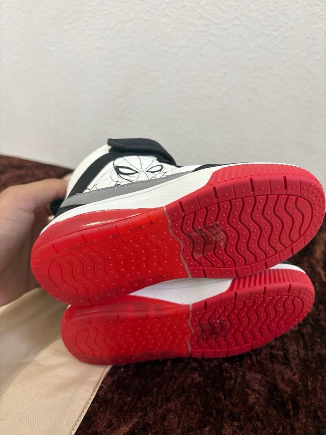 Zapatillas Spiderman Talla 25/26