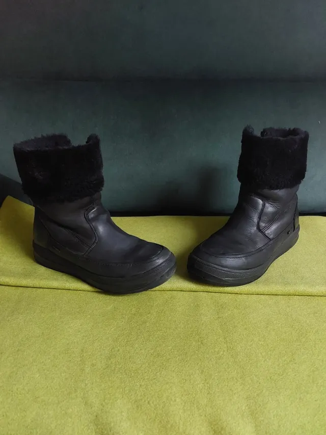 Botas de mujer negras con pelo
