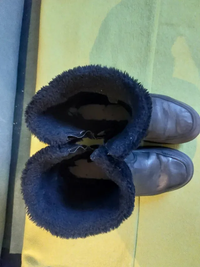 Botas de mujer negras con pelo