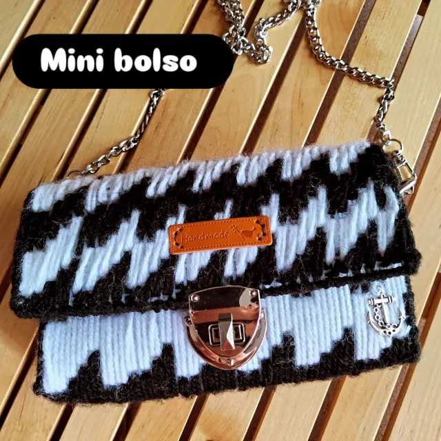Mini bolso tejido negro y blanco