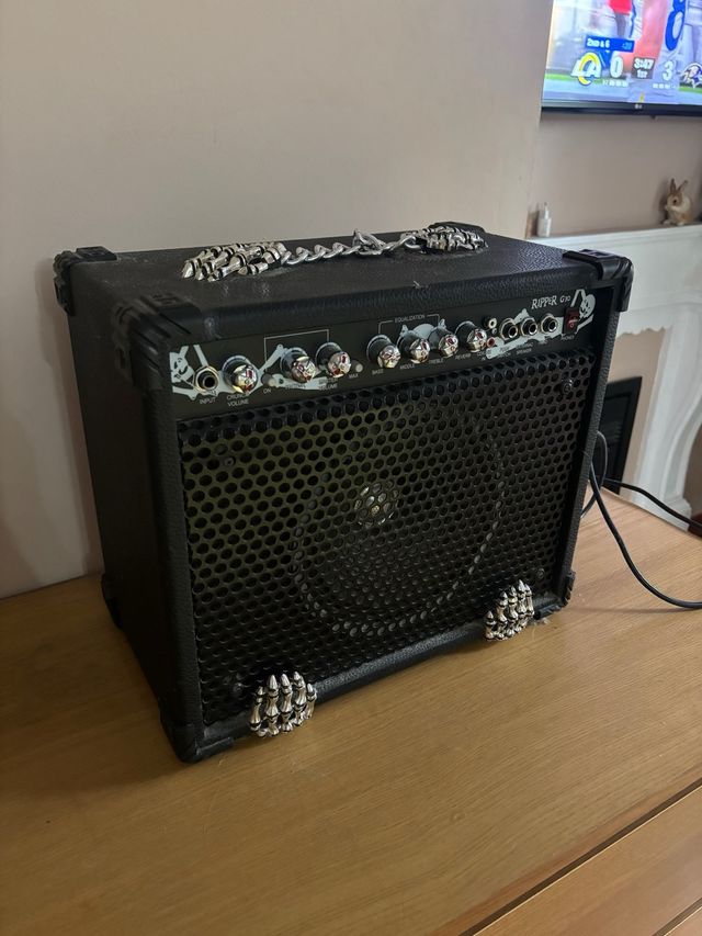 Amplificador Ripper G30 Negro Calavera