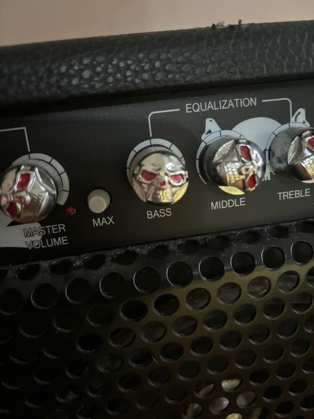 Amplificador Ripper G30 Negro Calavera