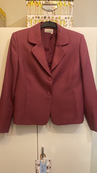 Traje de chaqueta y falda