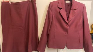 Traje de chaqueta y falda