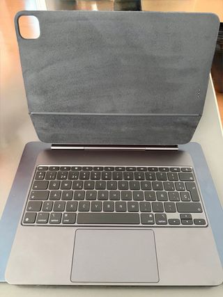 Teclado Apple Magic Keyboard iPad 13 M4 Gris