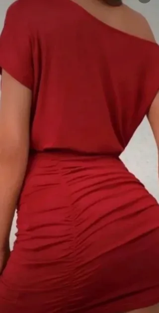 Lote de zapatos y vestido .S
Zapatos talla 38 