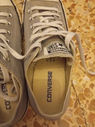 Converse grises y blancas como neuva 