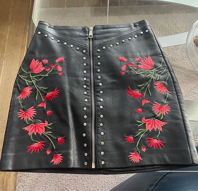 Lote 3 mini faldas bordadas