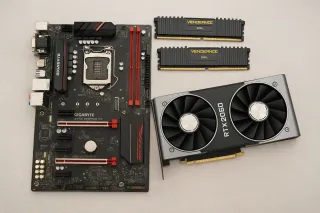 Placa Base Gigabyte + RAM Corsair + GPU RTX