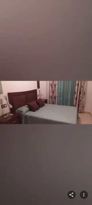 Cabecero y mesillas de madera