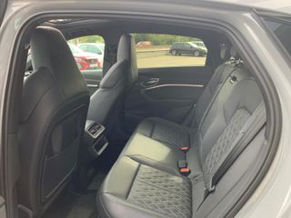 AUDI E-TRON Black line 55 quattro