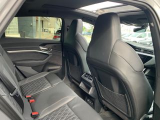 AUDI E-TRON Black line 55 quattro