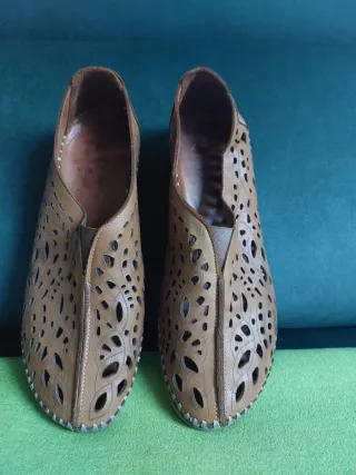 Zapatos 48 h. Es un 40 pero grande
Yo uso el 41