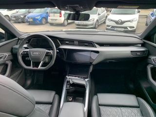 AUDI E-TRON Black line 55 quattro