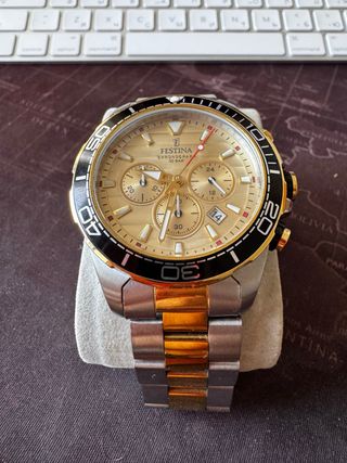 Reloj Festina Chronograph Dorado y Plateado