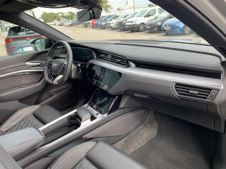 AUDI E-TRON Black line 55 quattro