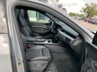 AUDI E-TRON Black line 55 quattro