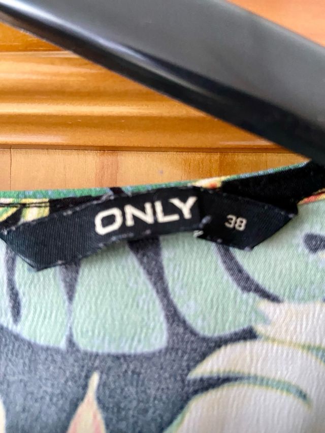 Vestido Only estampado hojas y lunares