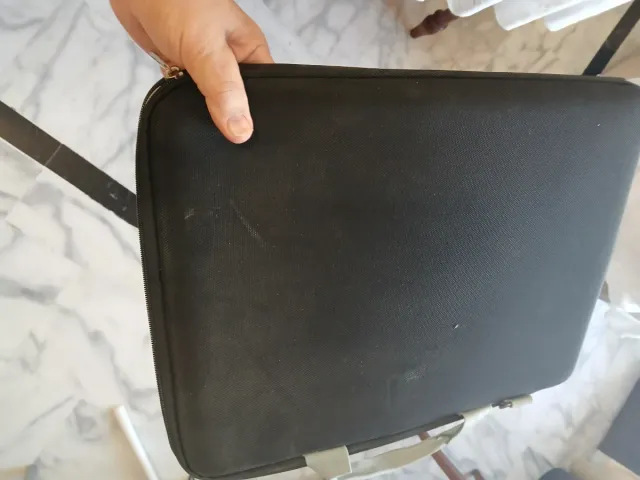 Funda portátil negra