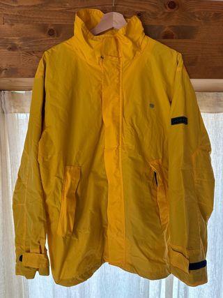 Chaqueta Impermeable Lacoste Amarilla