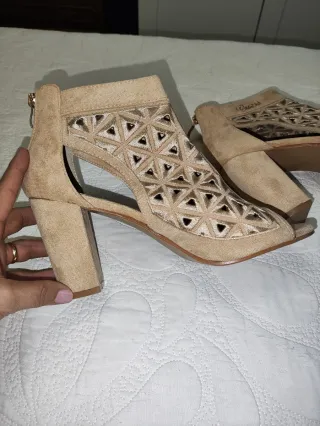 Sandalias Beige