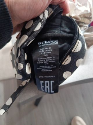 Pochette Guess pois neri e bianchi