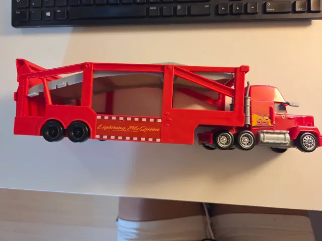 Camión Mack Cars Transporte Rayo McQueen