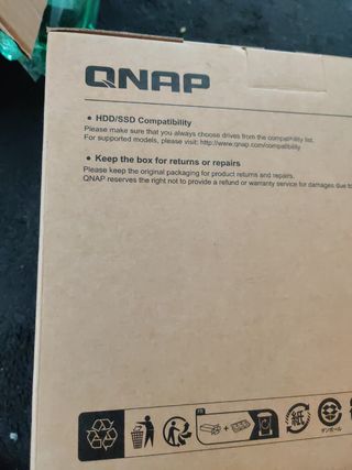 QNAP TS-253E-8G NAS-Server Negro