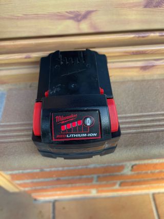Batería Milwaukee REDLITHIUM M18 5.0Ah 
