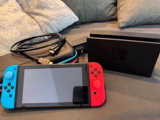 Nintendo Switch OLED blu/rosso