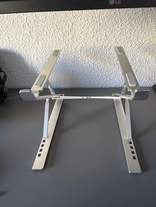 Soporte portátil metálico ajustable