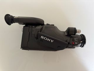 Videocámara Sony Negra y complementos