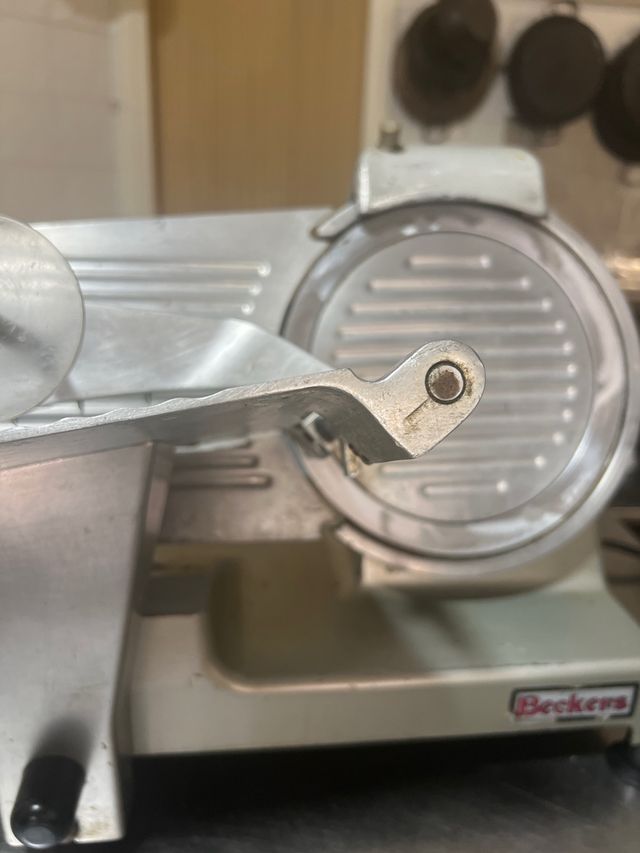 Cortadora de embutido fiambrera