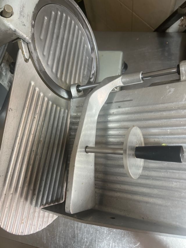 Cortadora de embutido fiambrera