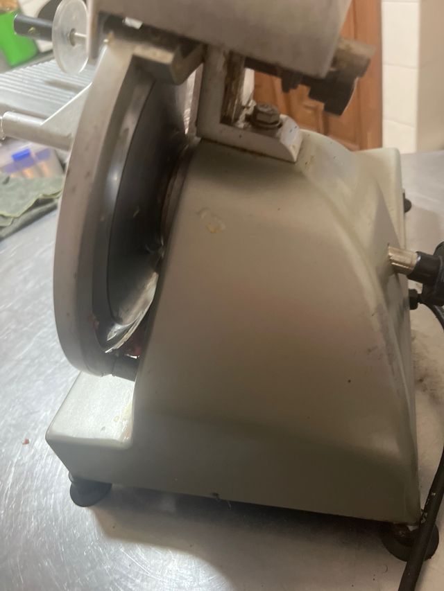 Cortadora de embutido fiambrera