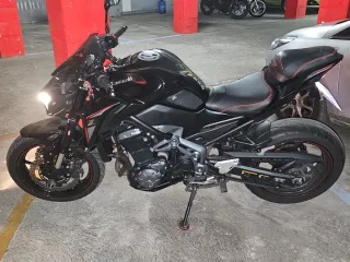 Kawasaki Z900 Negra