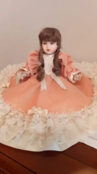 Bambola porcellana marchio Nadine