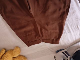 Pantalón ancho marrón