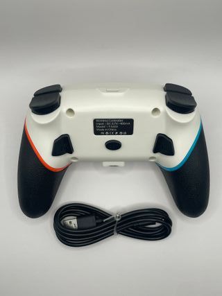 Controller per Nintendo Switch in bianco e nero