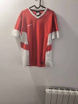 Camiseta Nike Roja y Blanca