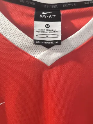 Camiseta Nike Roja y Blanca