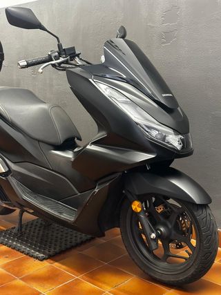 Honda PCX 125cc Negra