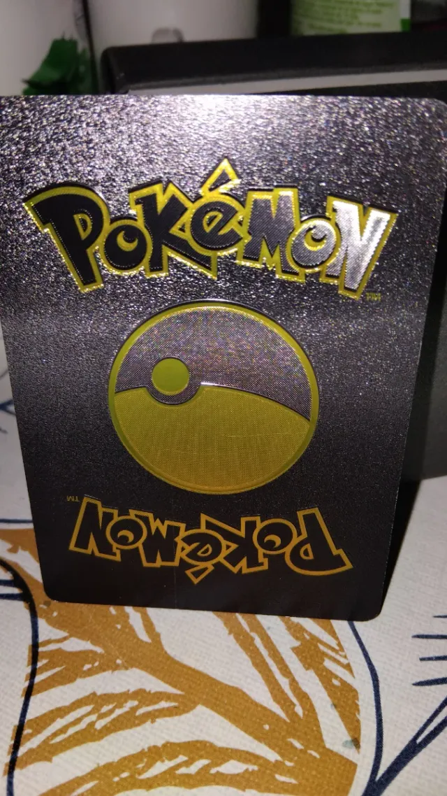 Carta Pokémon Negra Dorada